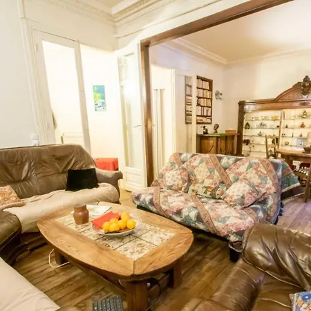 Charming In Heart Of Montmartre