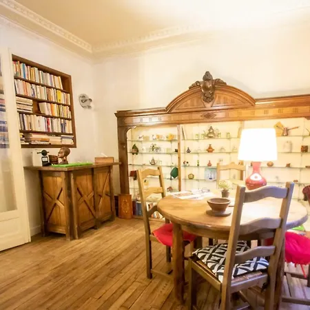 Charming In Heart Of Montmartre Apartment Paris